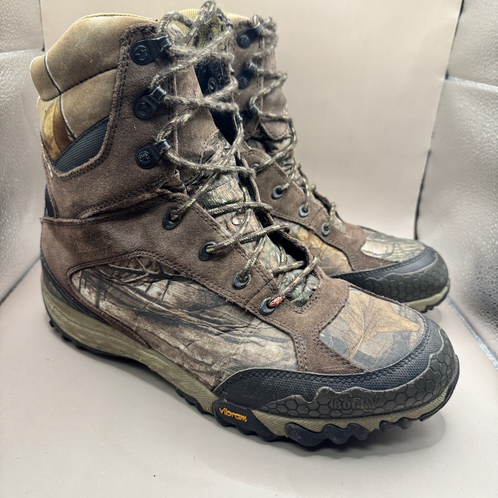 Rocky men’s size 11 silent stalker woodland camo boots waterproof